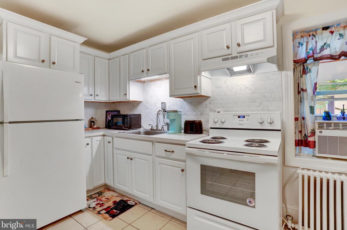 266 Philadelphia Ave, Chambersburg PA  17201-8931 exterior