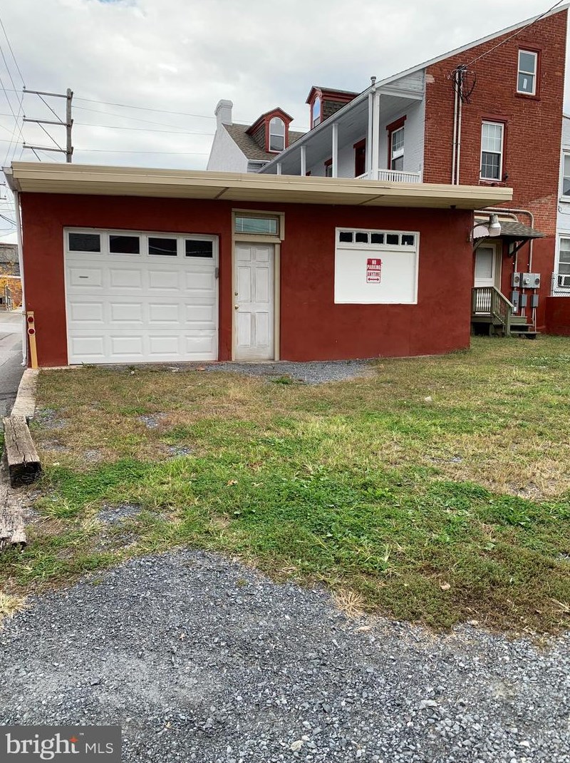 20 3 St, Kinderhook PA 17512-1135 exterior