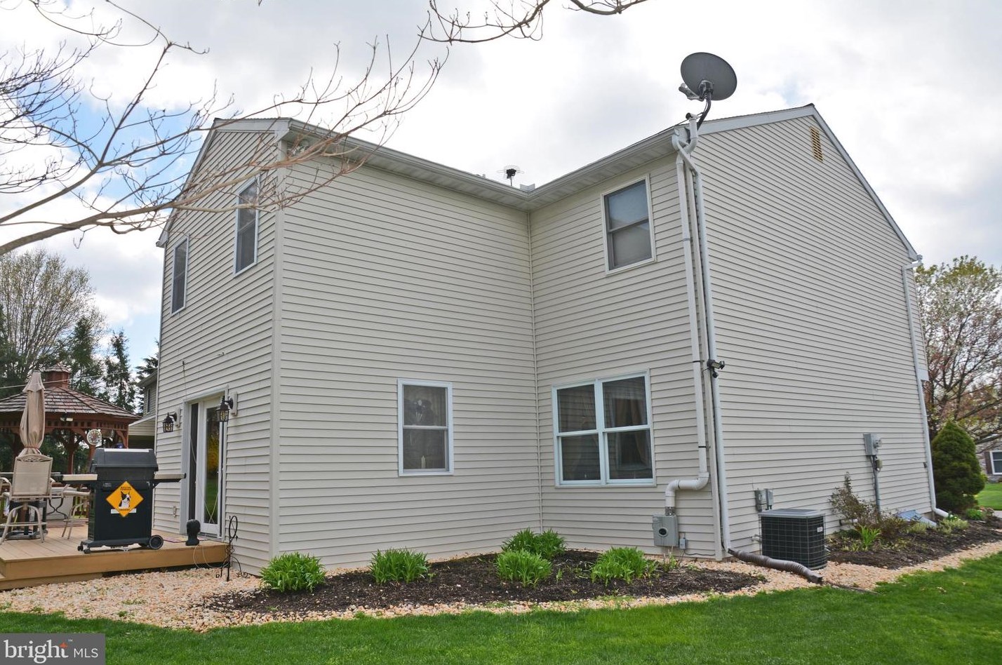 281 Northridge Dr, Landisville PA  17538-1046 exterior