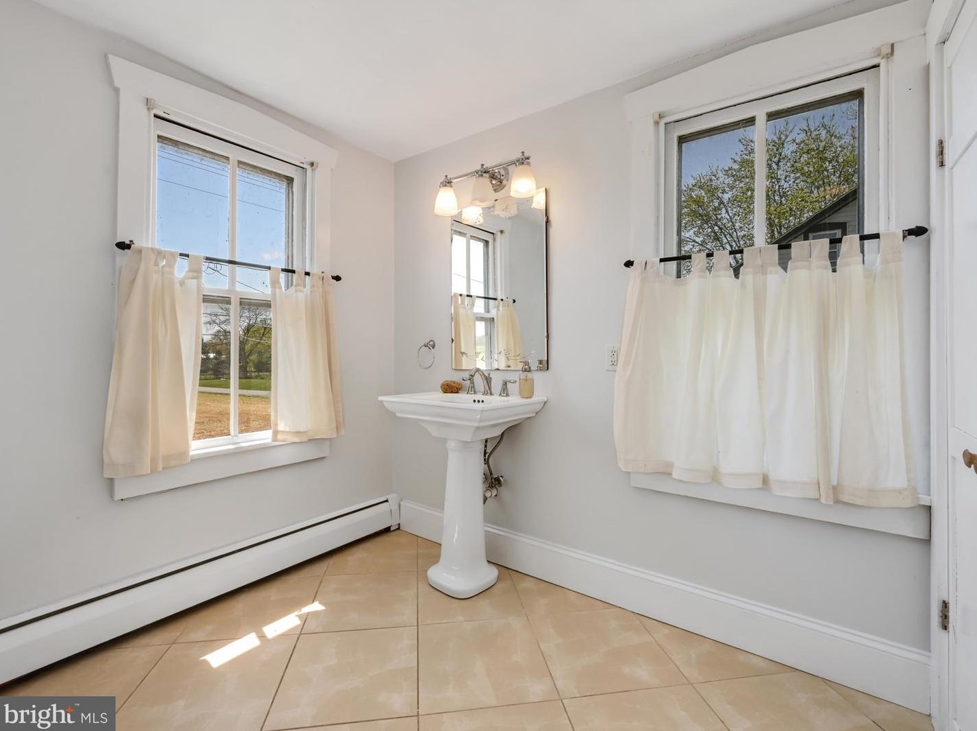 37 Locust St, Bareville PA  17540-9101 exterior