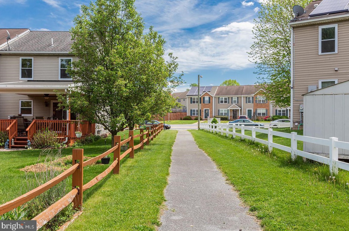 2309 Morris Dr, East Petersburg PA  17520-1057 exterior