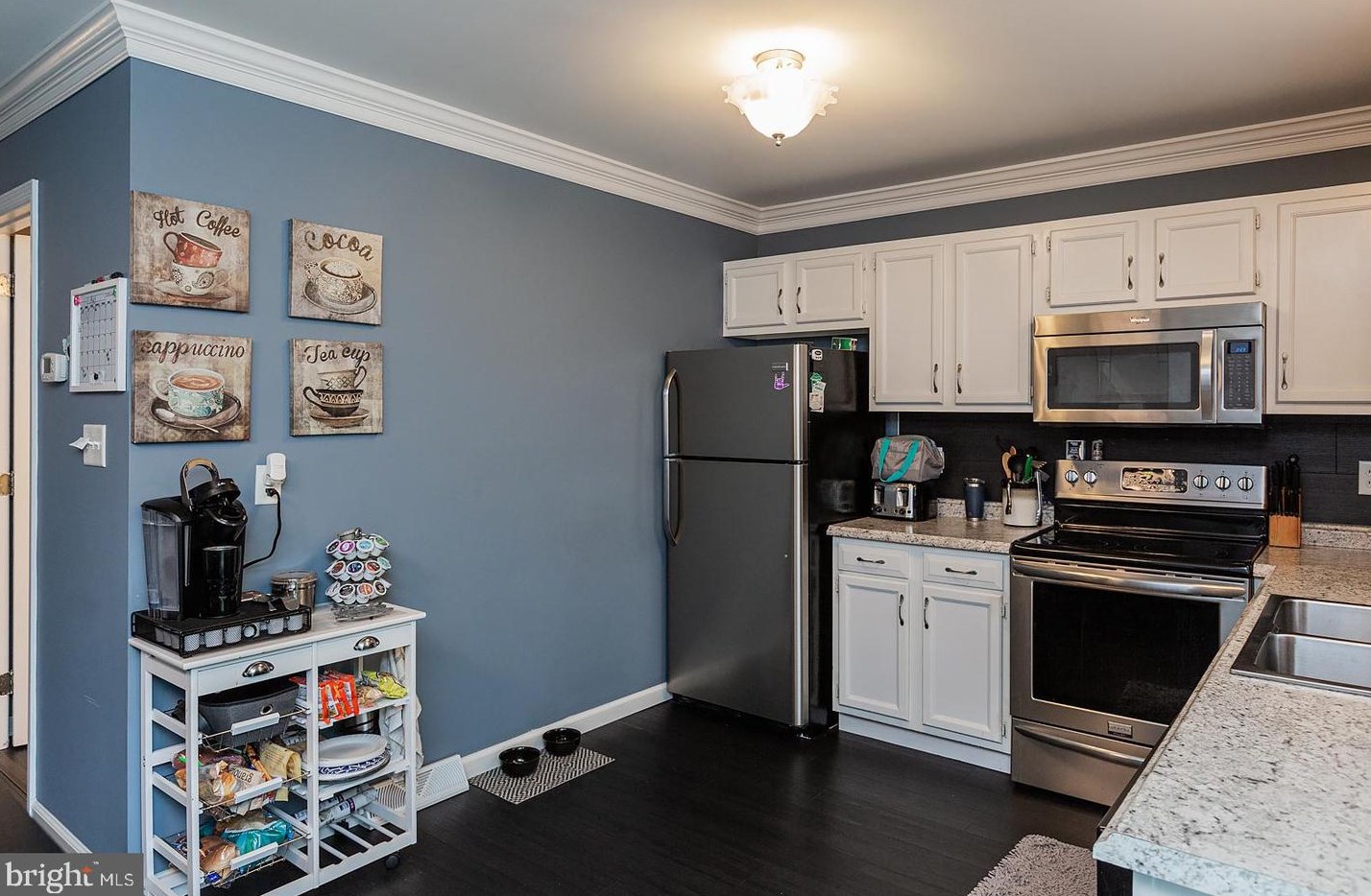 2309 Morris Dr, East Petersburg PA  17520-1057 exterior