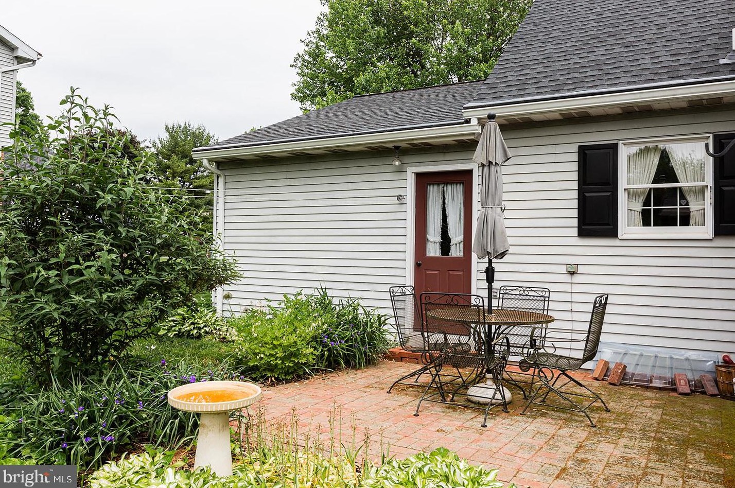 1524 English Brook Dr, Landisville PA  17538-1349 exterior