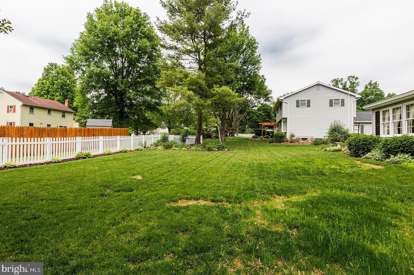 1524 English Brook Dr, Landisville PA  17538-1349 exterior