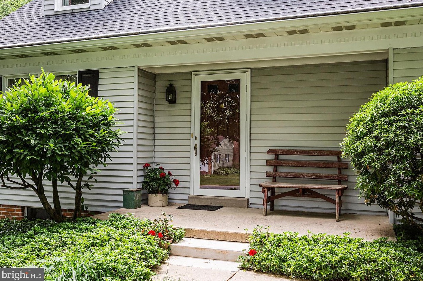 1524 English Brook Dr, Landisville PA  17538-1349 exterior