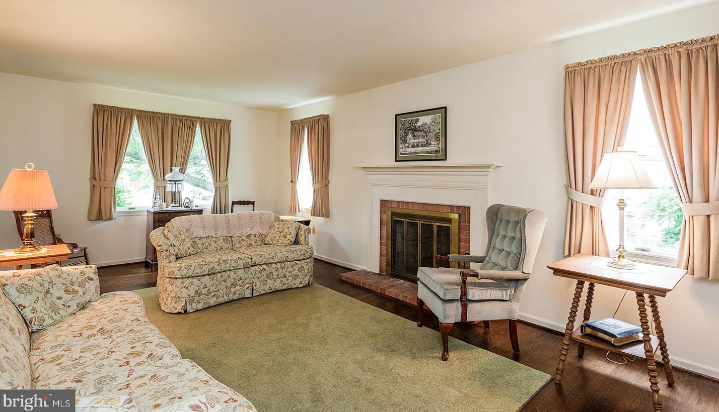 1524 English Brook Dr, Landisville PA  17538-1349 exterior