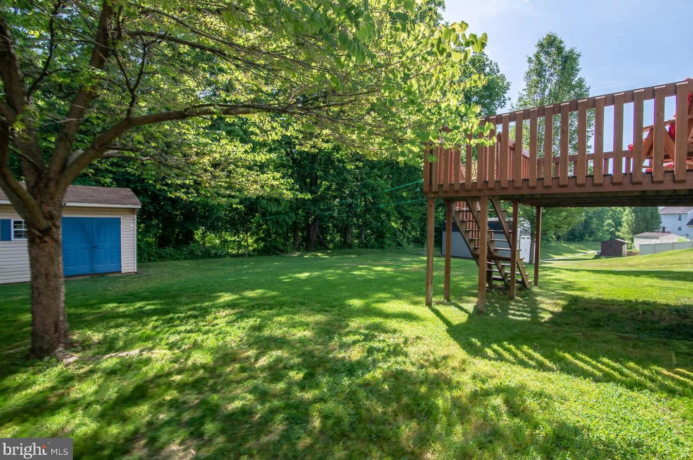 90 Gard Ct, Kinderhook PA  17512-9467 exterior