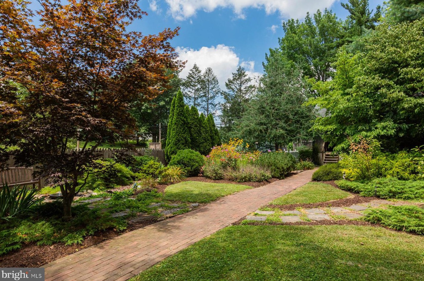 466 Market St, Marietta PA 17547-1608 exterior