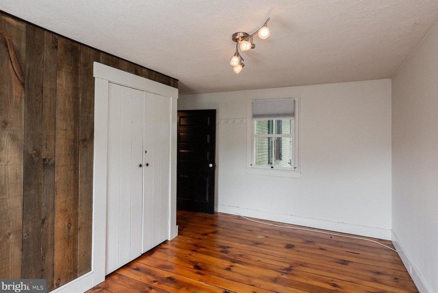 466 Market St, Marietta PA 17547-1608 exterior