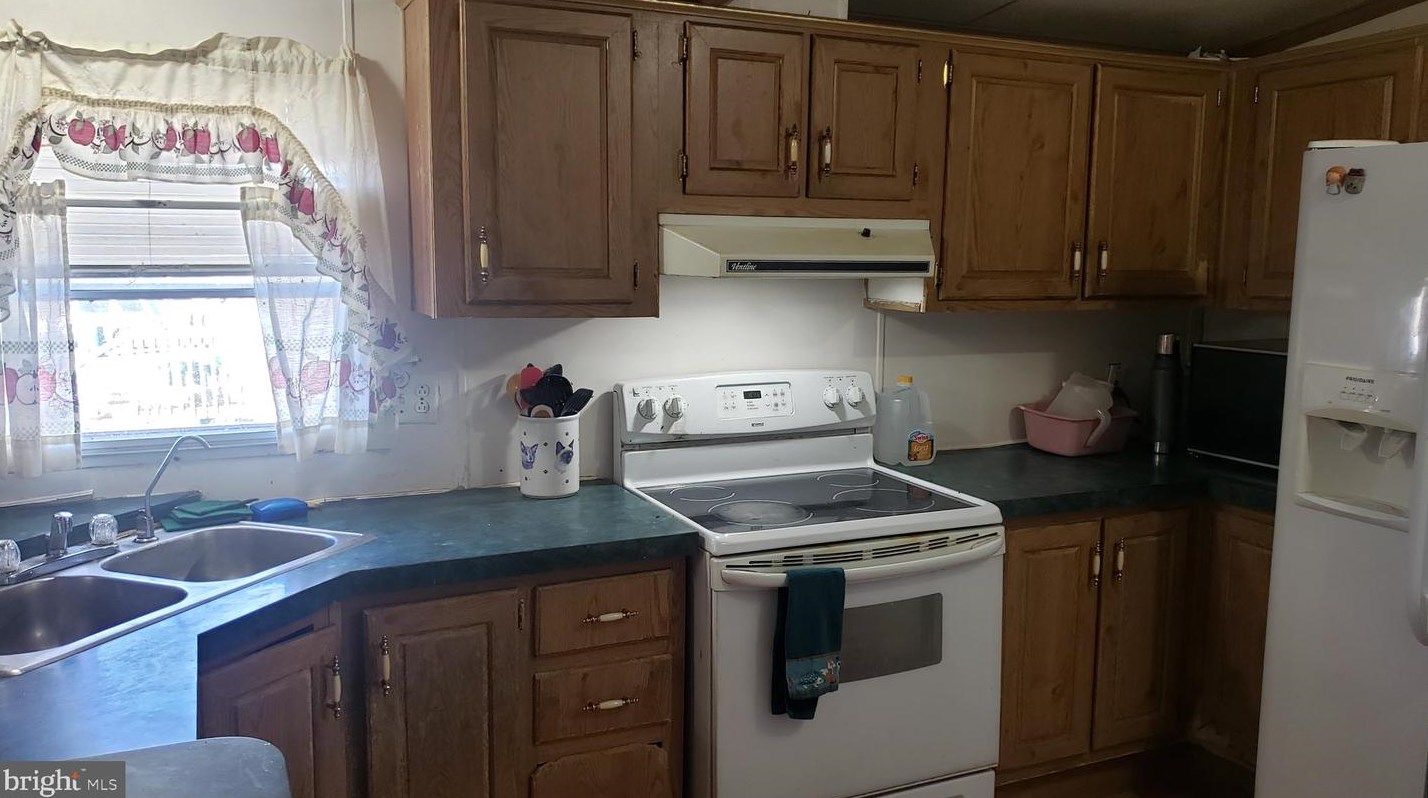 23 Green Acres Trailer Ct, Lebanon PA 17046-9222 exterior