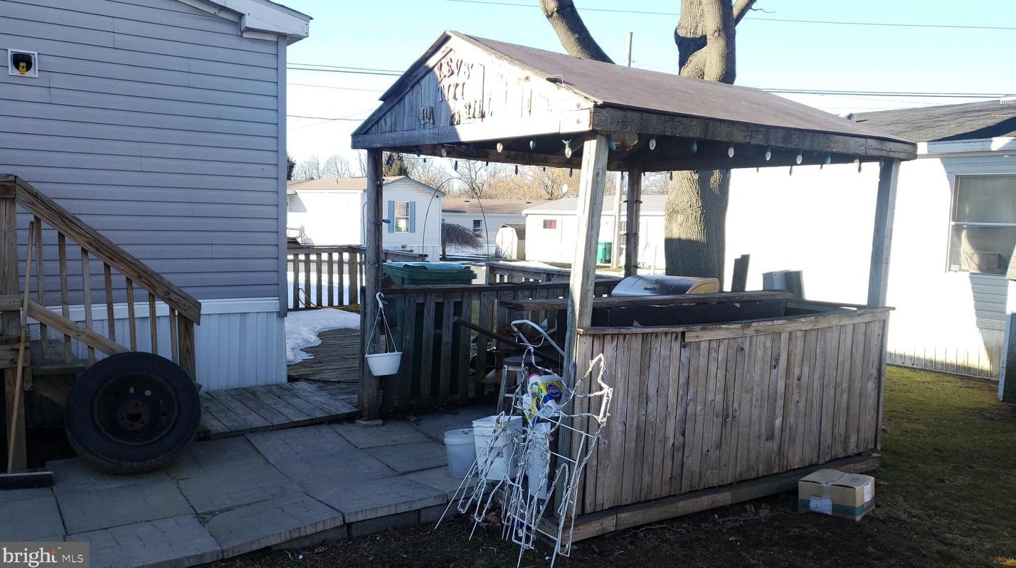 23 Green Acres Trailer Ct, Lebanon PA 17046-9222 exterior