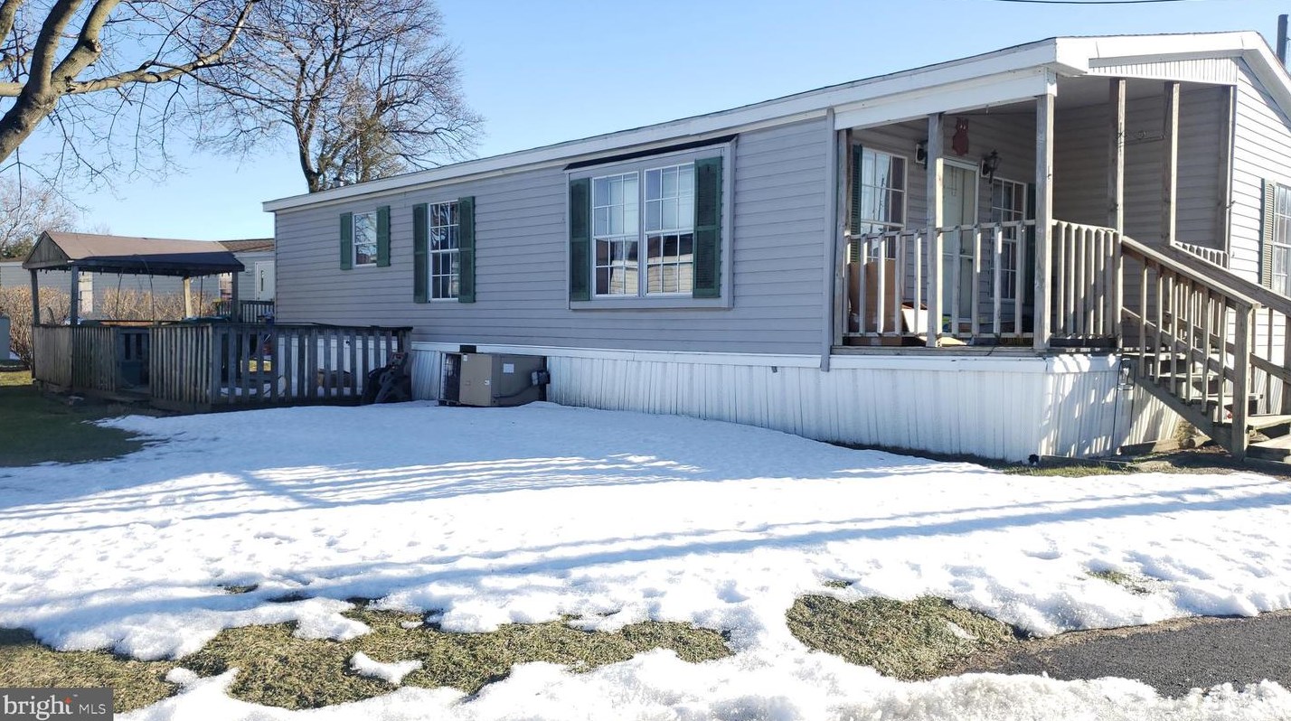 23 Green Acres Trailer Ct, Lebanon PA 17046-9222 exterior