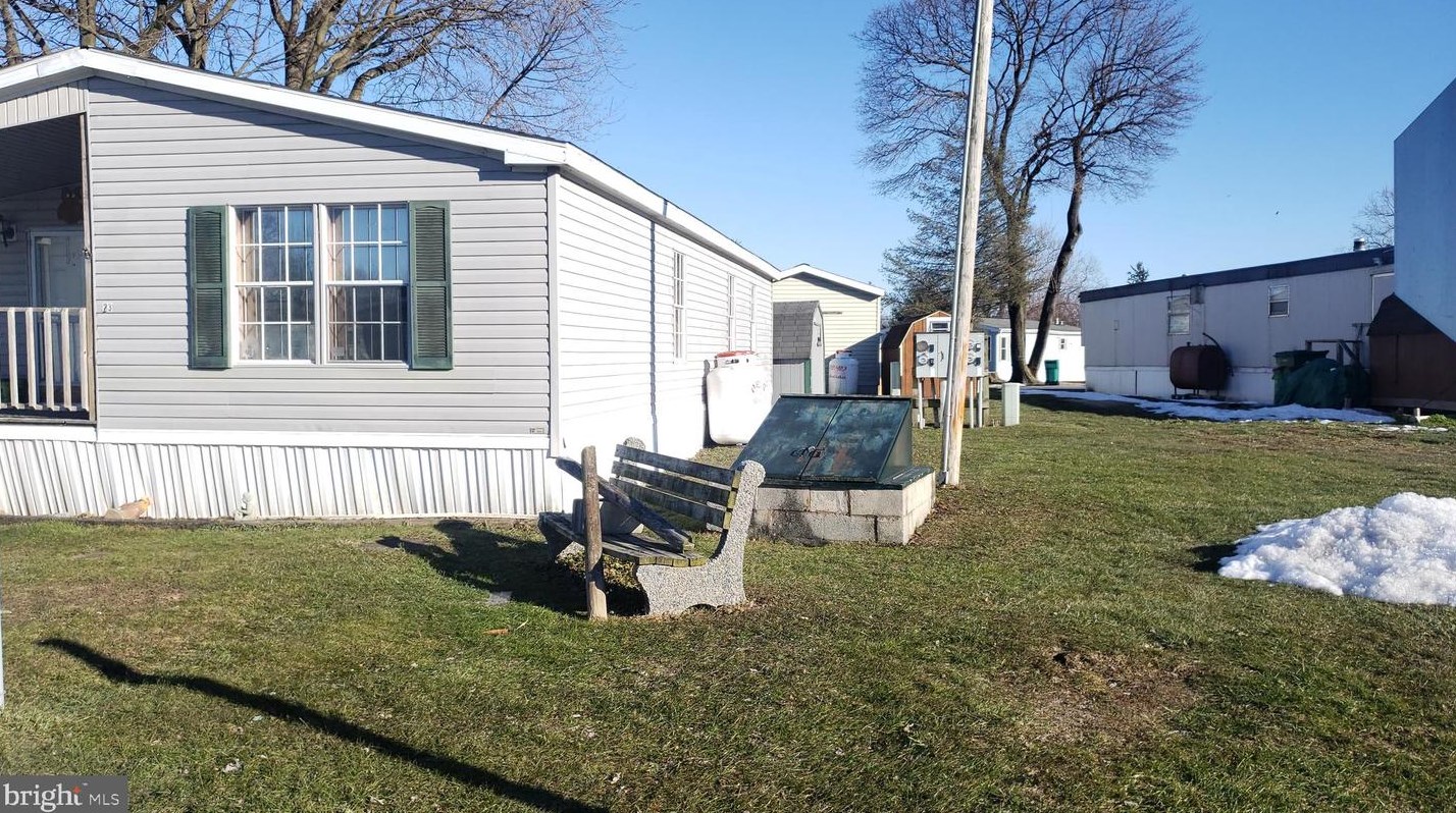 23 Green Acres Trailer Ct, Lebanon PA 17046-9222 exterior