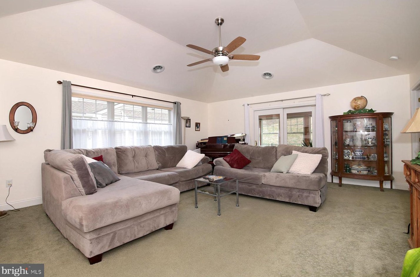 1047 English Dr, Lebanon PA  17042-9267 exterior