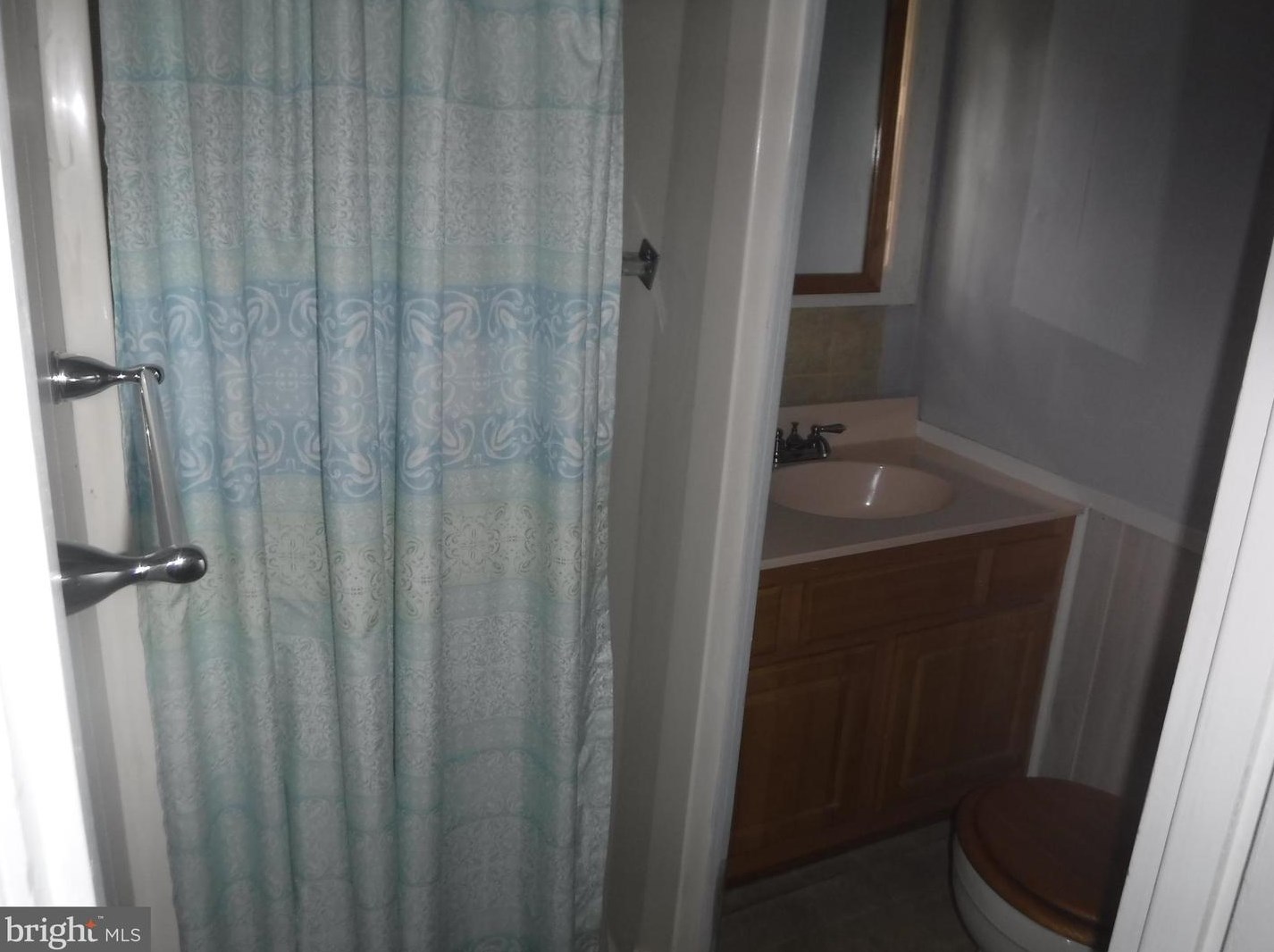 102 S Carlisle St, Paradise Park, PA 17068