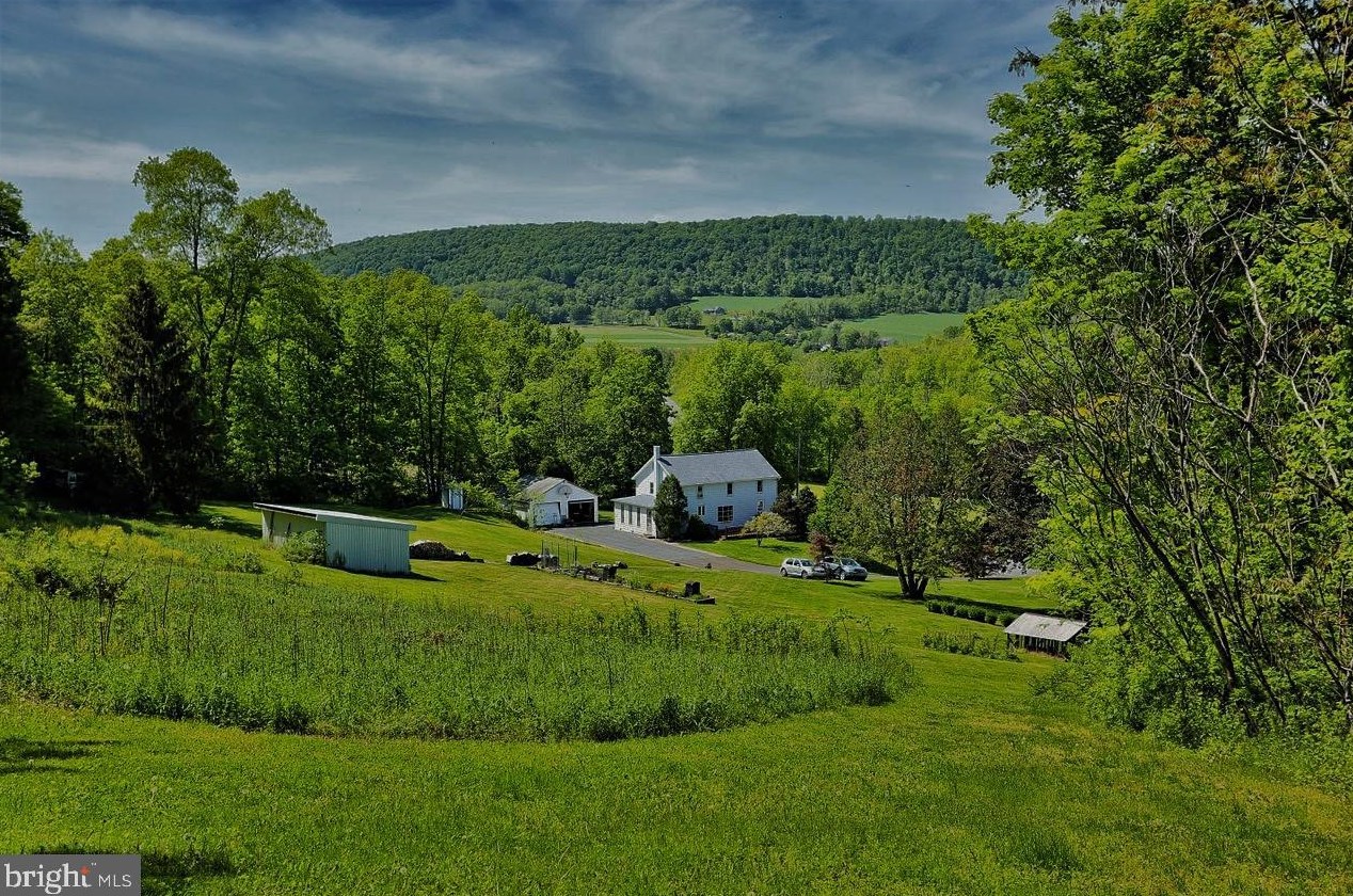 189 Cocolamus Creek Rd, Eshcol, PA 17062