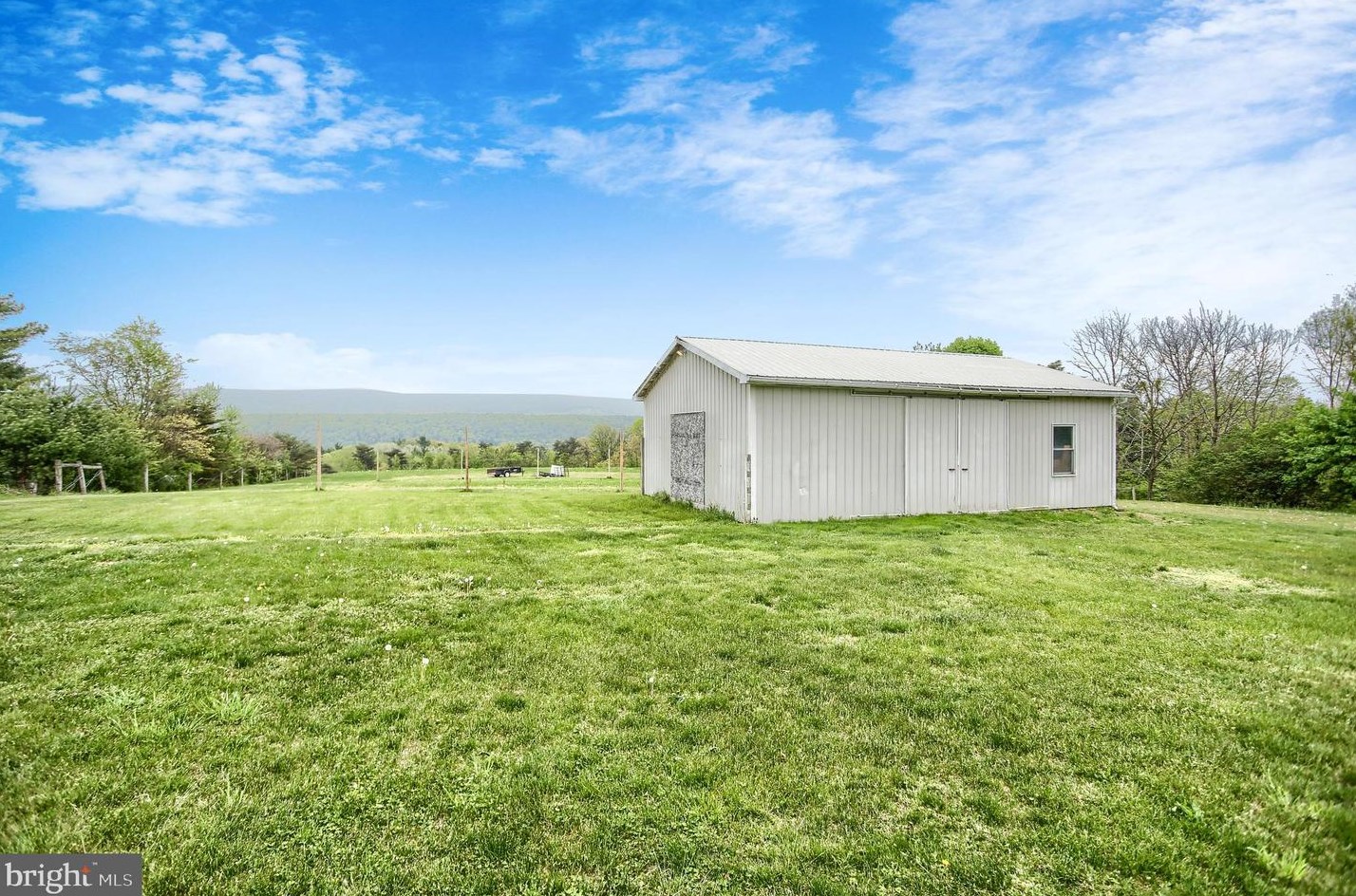 1466 Summer Hill Rd, Brommerstown PA  17922-9017 exterior