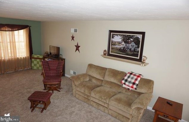 610 Carrie Dr, Yoe PA  17313-9254 exterior