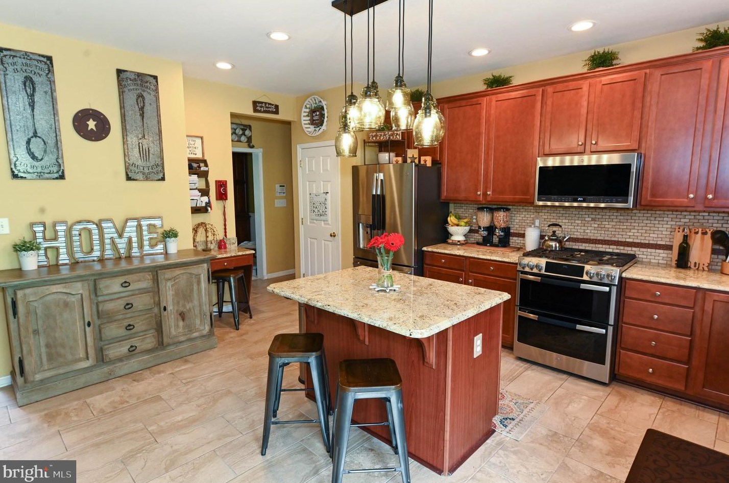 32 Valley Rd, Shrewsbury PA  17361-1116 exterior