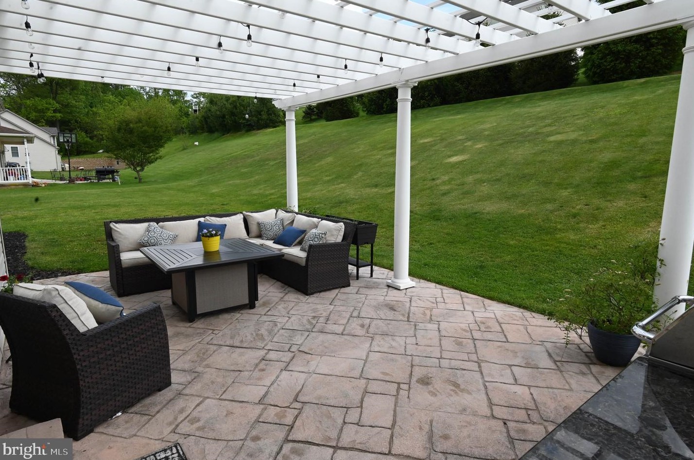 32 Valley Rd, Shrewsbury PA  17361-1116 exterior