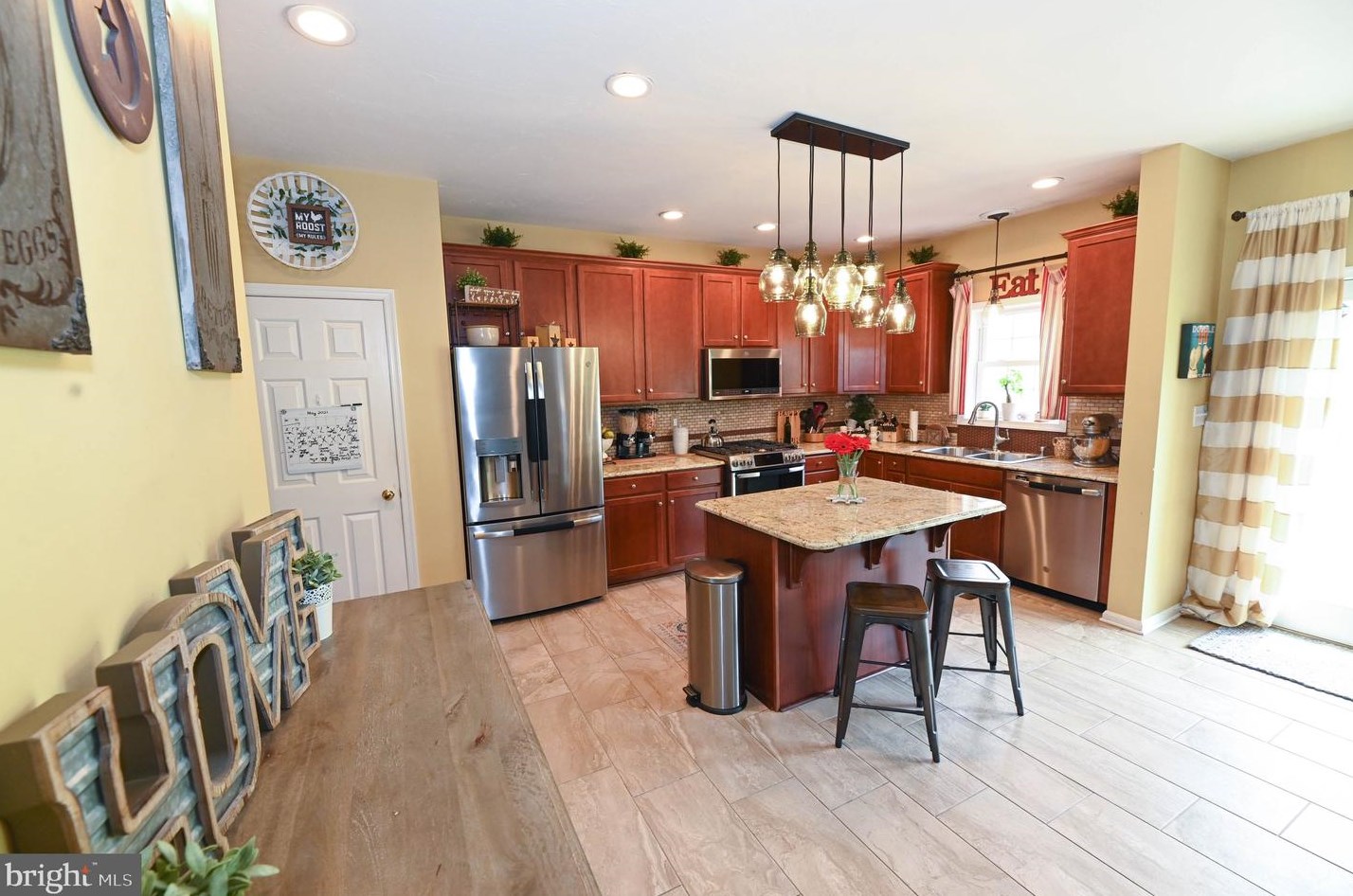 32 Valley Rd, Shrewsbury PA  17361-1116 exterior