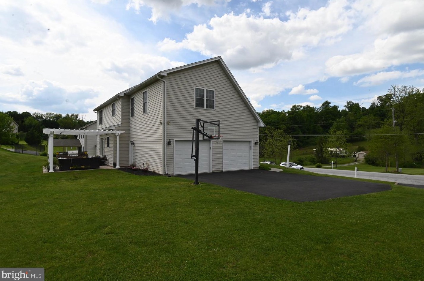 32 Valley Rd, Shrewsbury PA  17361-1116 exterior