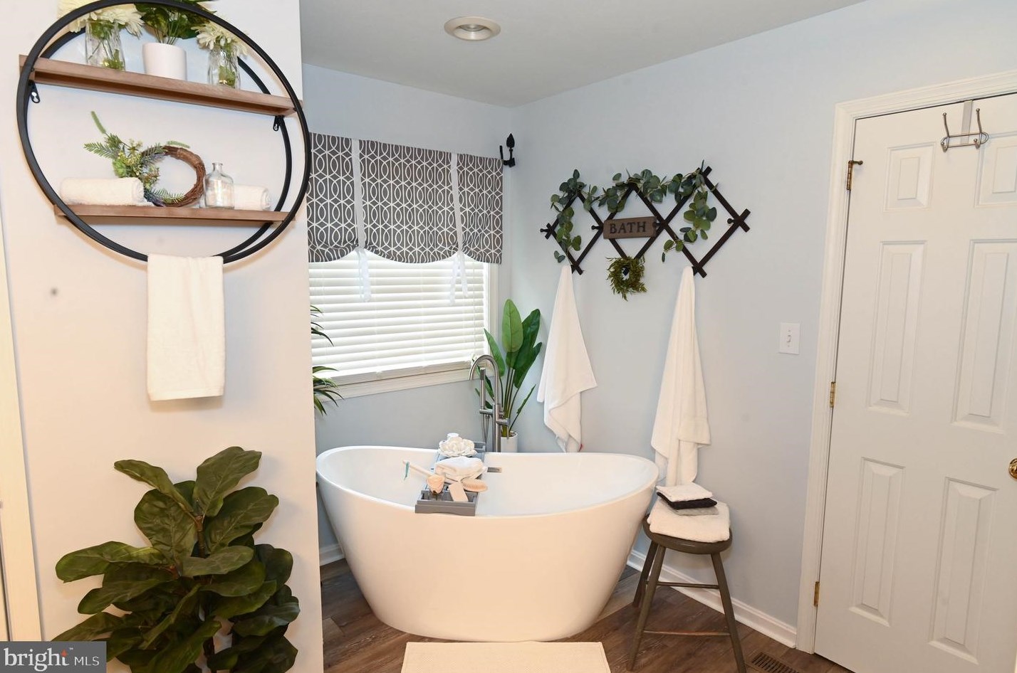 32 Valley Rd, Shrewsbury PA  17361-1116 exterior