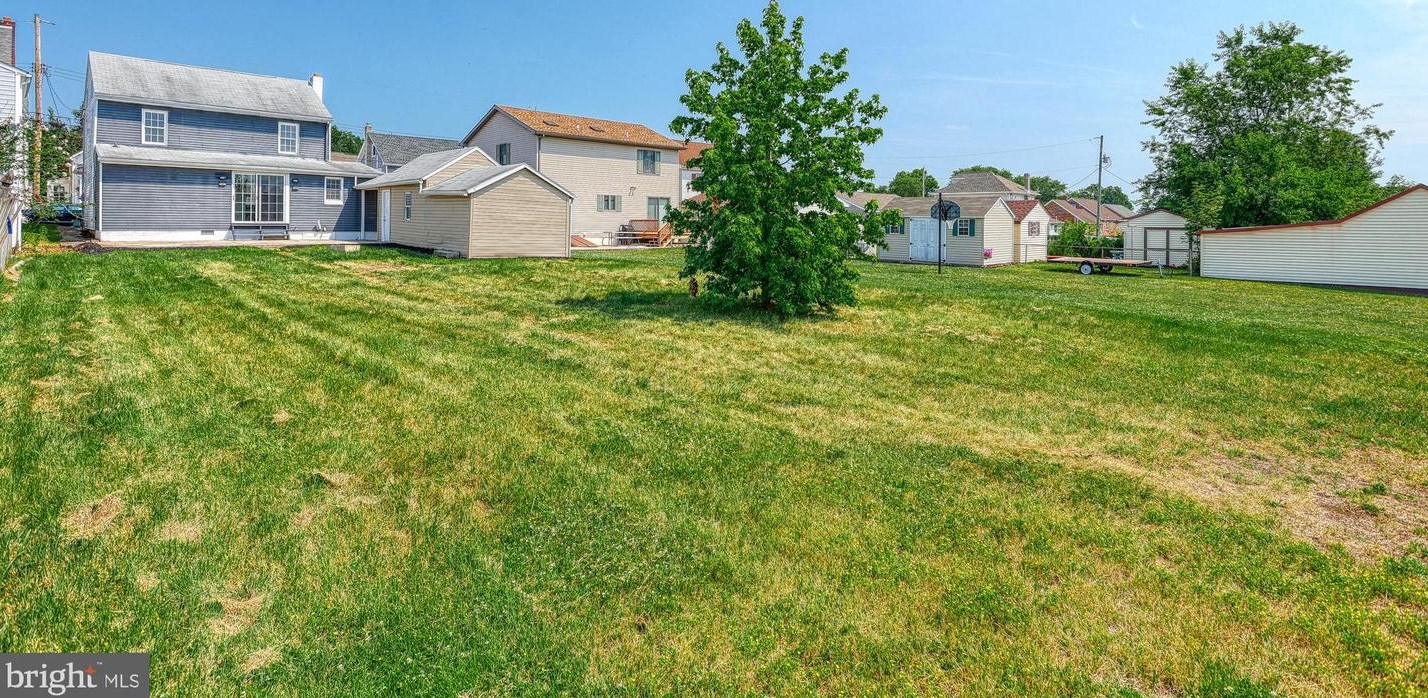 210 Cooper St, Strinestown PA  17345-1416 exterior