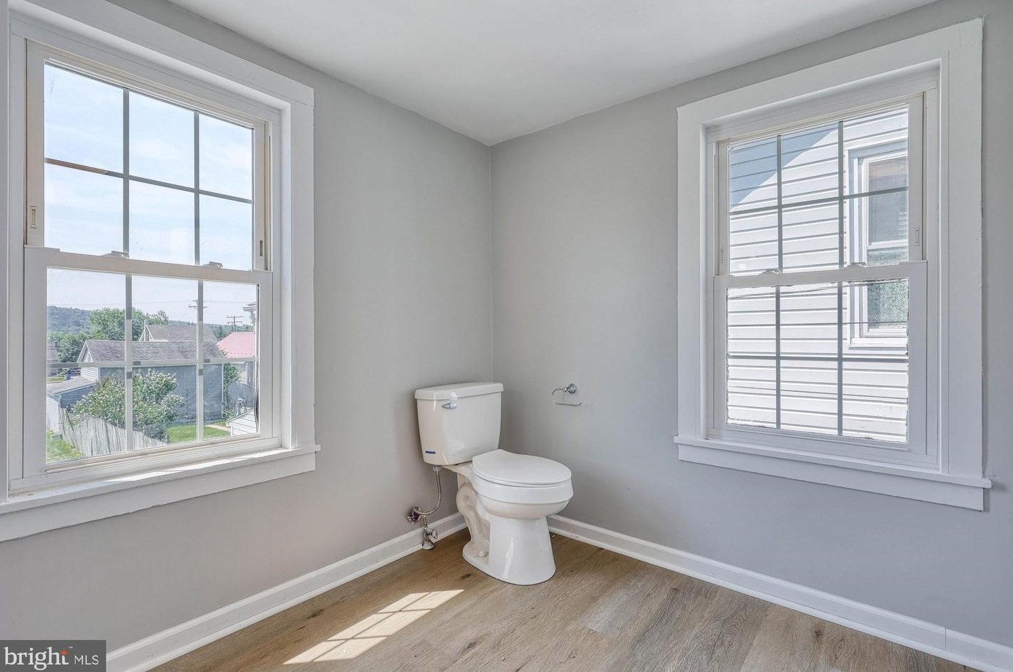 210 Cooper St, Strinestown PA  17345-1416 exterior