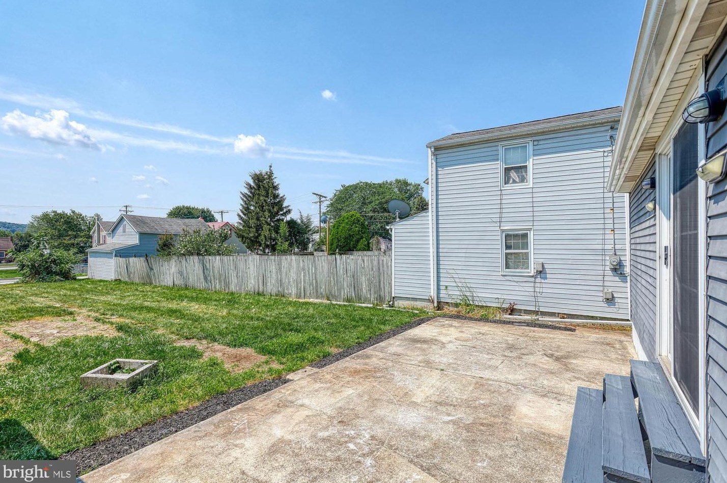 210 Cooper St, Strinestown PA  17345-1416 exterior