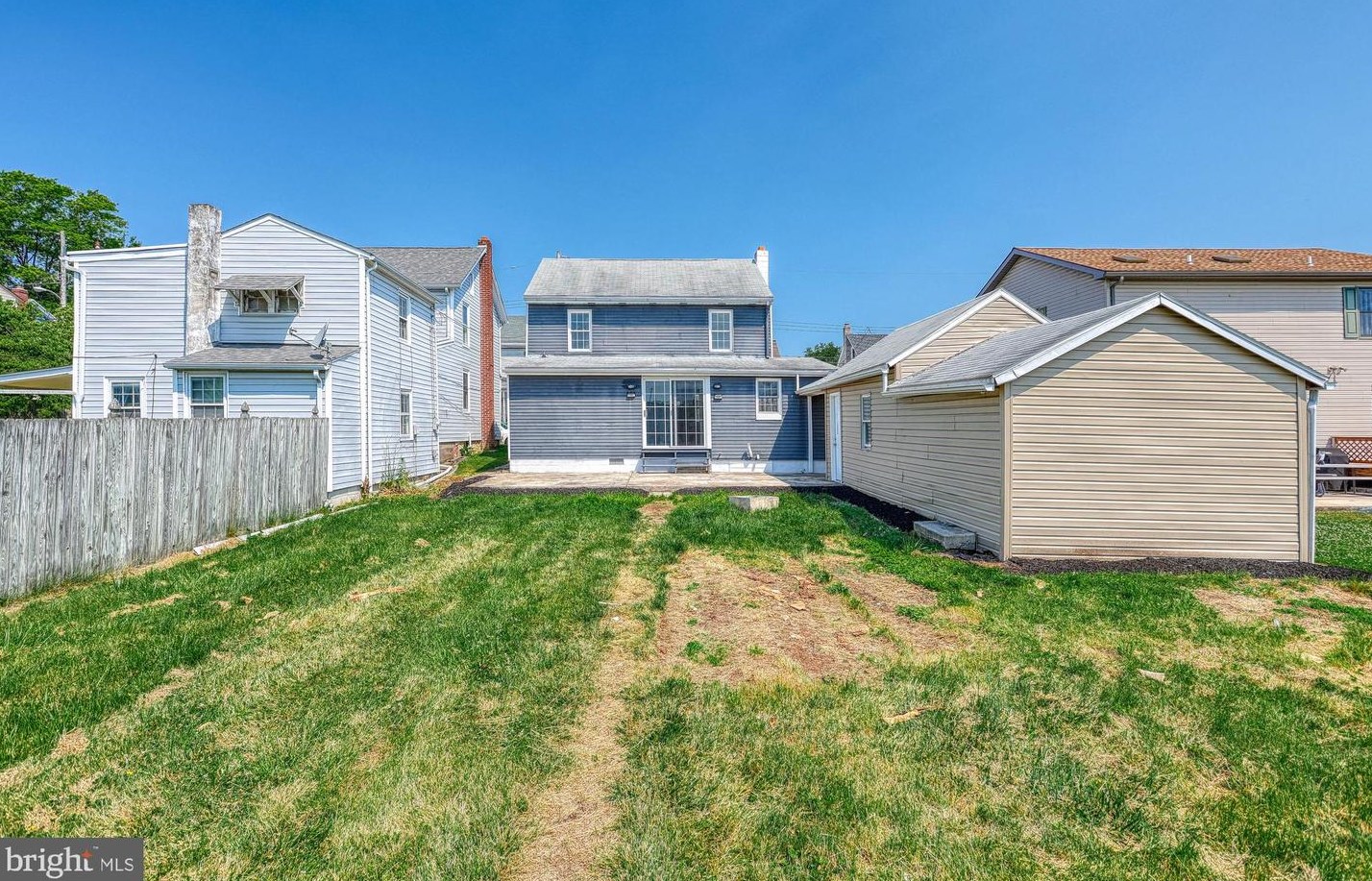 210 Cooper St, Strinestown PA  17345-1416 exterior