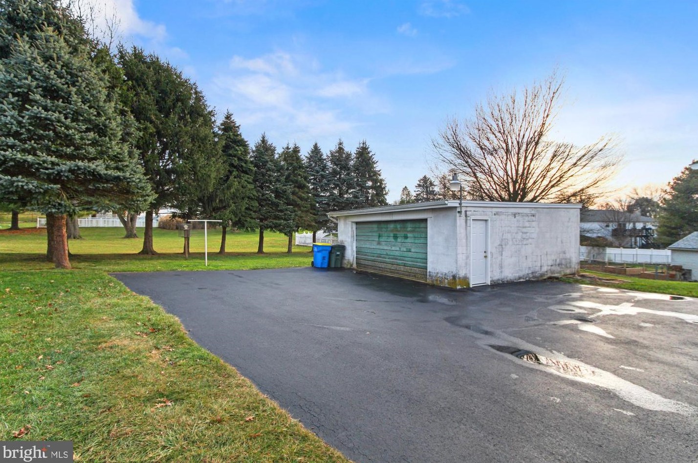 61 Franklin St, Yoe PA  17313-9569 exterior