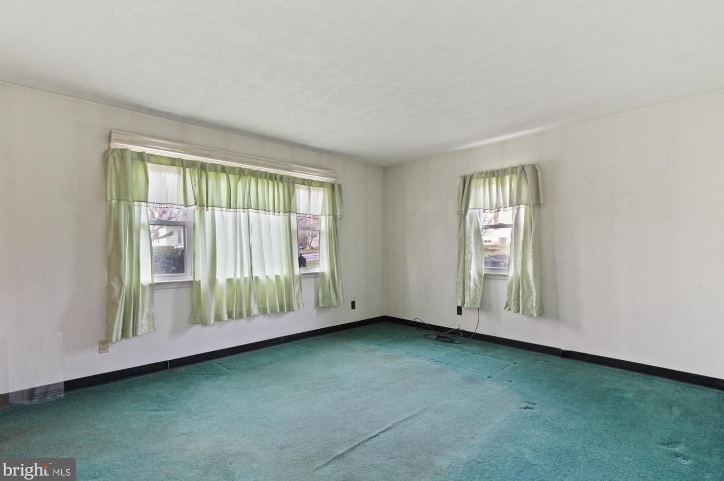 61 Franklin St, Yoe PA  17313-9569 exterior