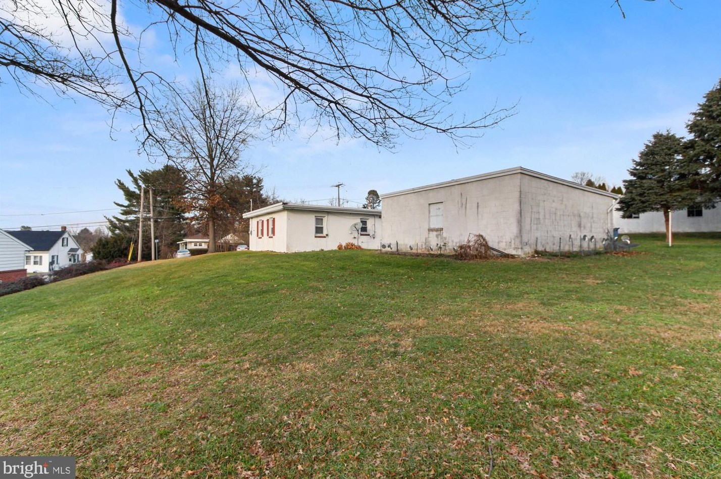 61 Franklin St, Yoe PA  17313-9569 exterior