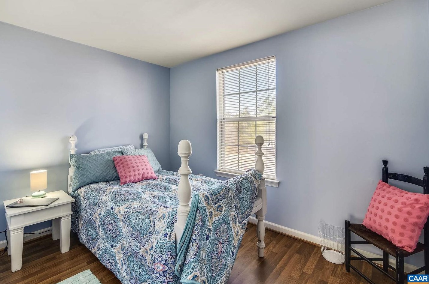 53 Quincy Ct, Dulles VA  20165-5755 exterior