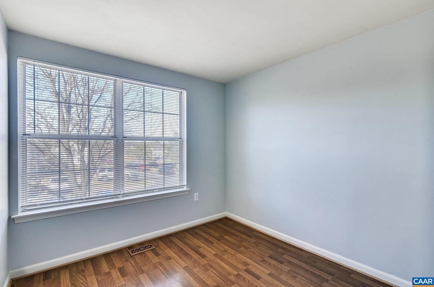 53 Quincy Ct, Dulles VA  20165-5755 exterior