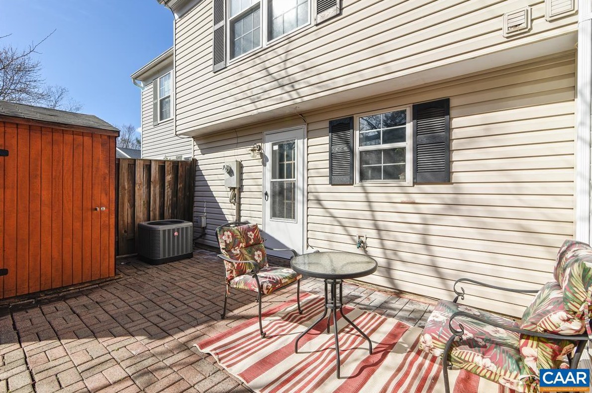 53 Quincy Ct, Dulles VA  20165-5755 exterior