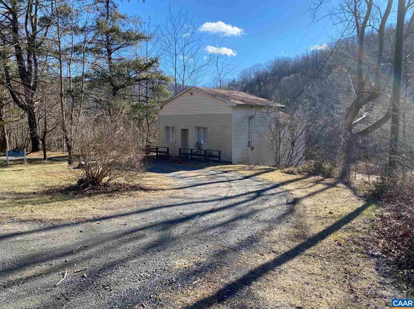 3820 Spotswood Trl, Stanardsville VA  22973-2639 exterior