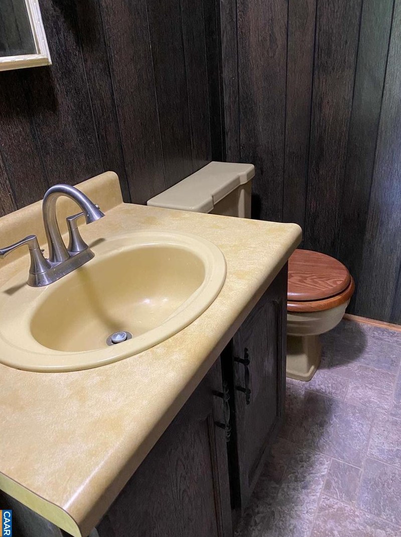 343 Goldenrod Rd, Ruckersville VA  22968-2051 exterior