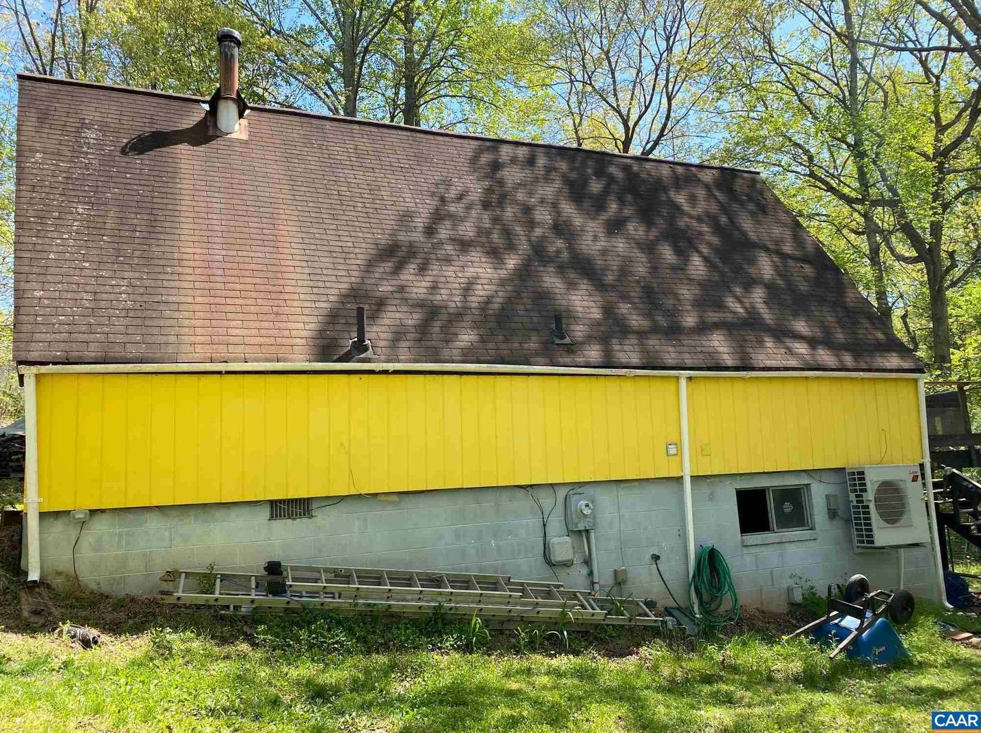 343 Goldenrod Rd, Ruckersville VA  22968-2051 exterior