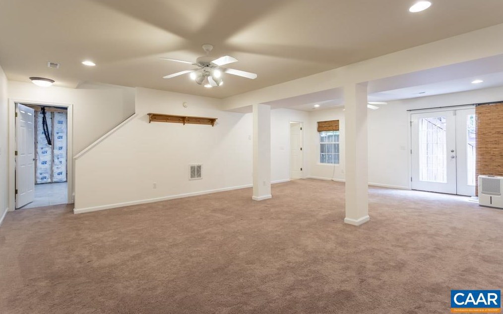 9 Putt Cir, Bybee VA 22963-2520 exterior