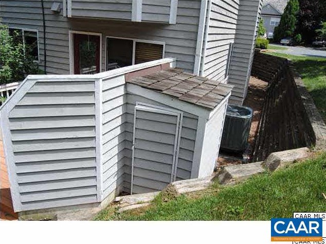 1260 Chatham Rdg, Charlottesville, VA 22901
