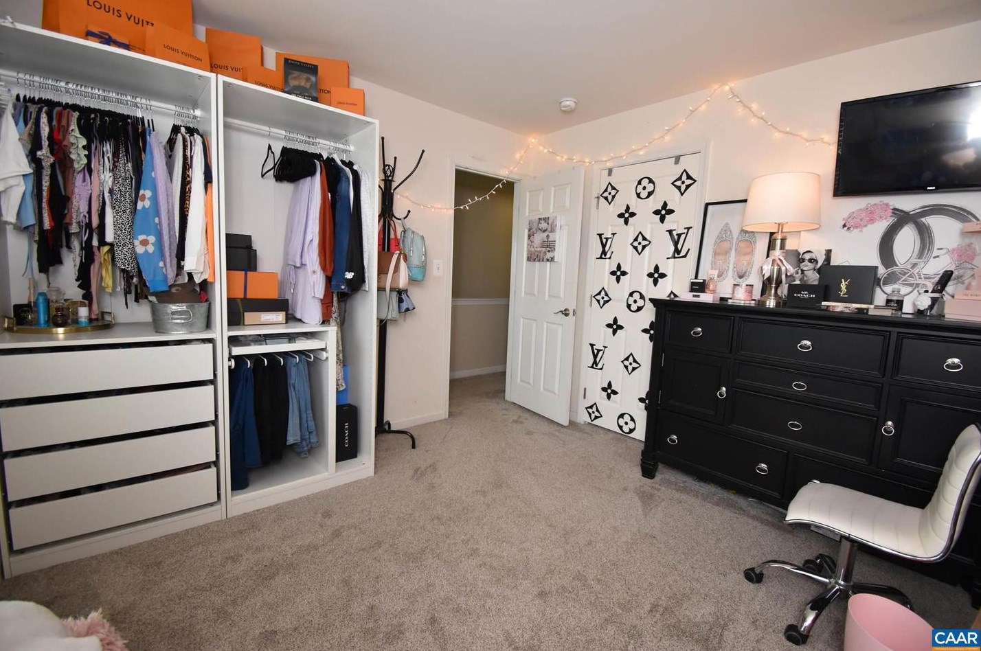 279 Larchmont Cir, Ruckersville VA  22968-3235 exterior