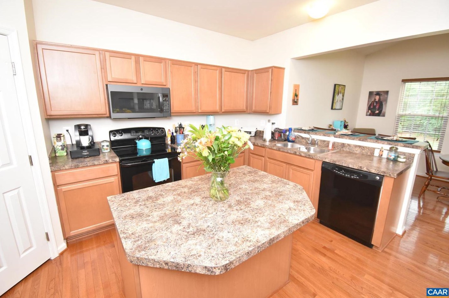 279 Larchmont Cir, Ruckersville VA  22968-3235 exterior