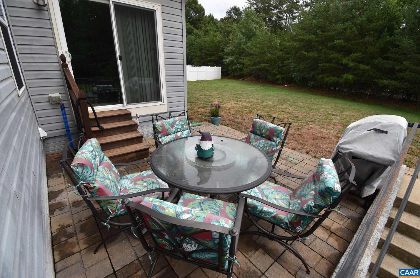 279 Larchmont Cir, Ruckersville VA  22968-3235 exterior