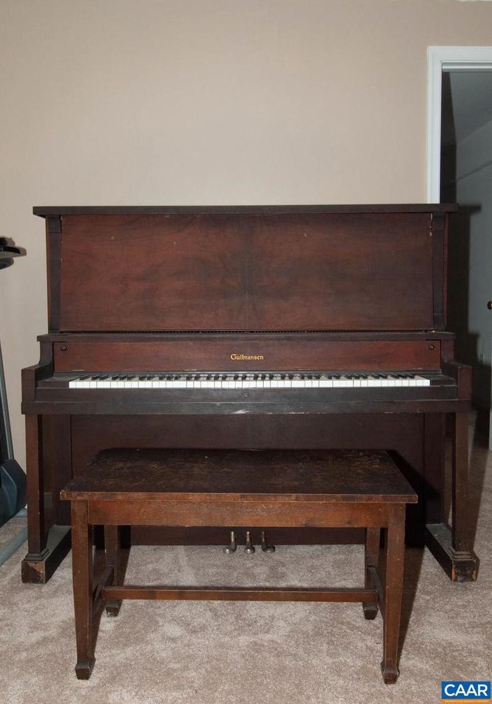 46 Oak Terrace Dr, Ruckersville VA  22968-3439 exterior