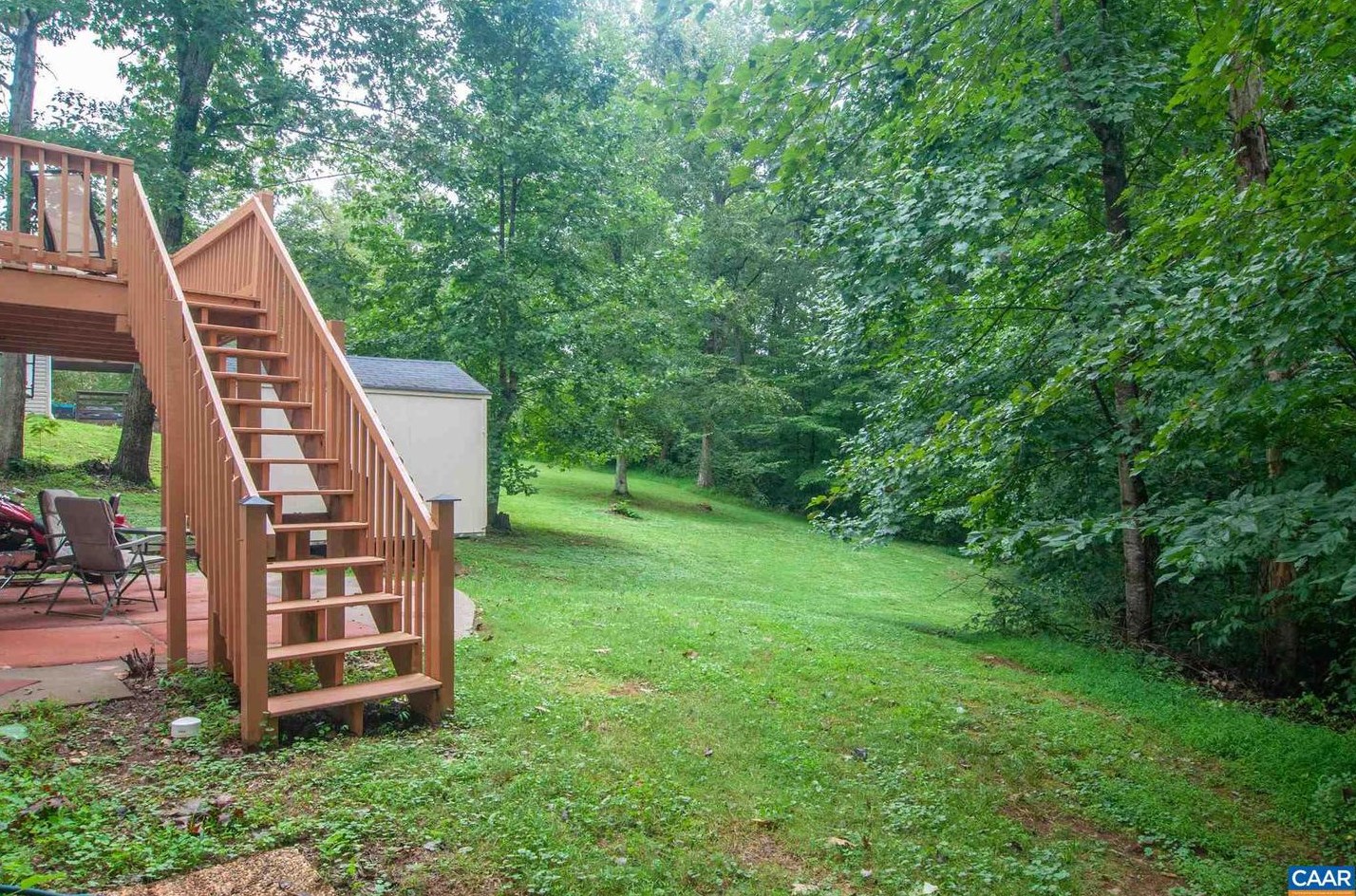 46 Oak Terrace Dr, Ruckersville VA  22968-3439 exterior