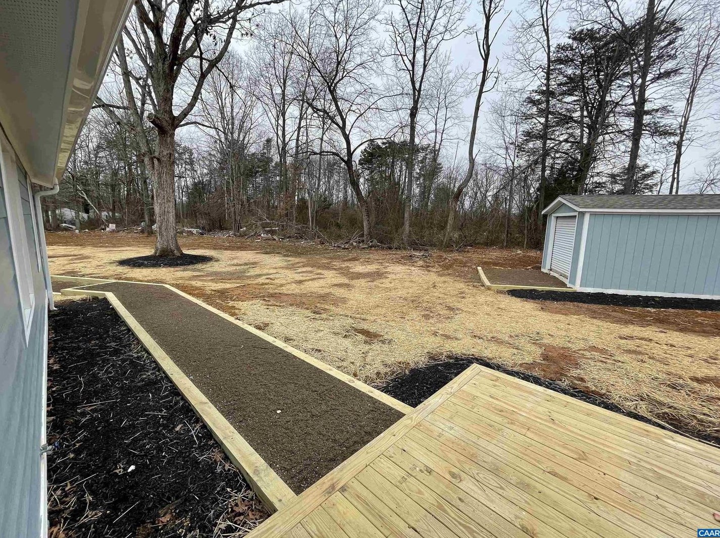 8577 Louisa Rd, Gordonsville VA  22942-6446 exterior