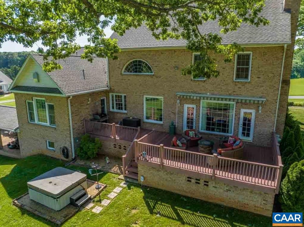 283 London Ct, Ruckersville VA  22968-3362 exterior