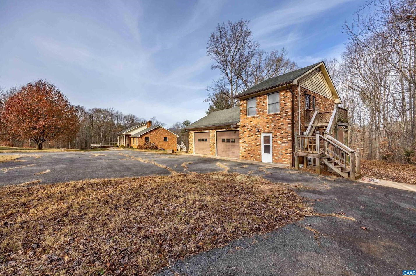 967 Fredericksburg Rd, Ruckersville VA  22968-2132 exterior